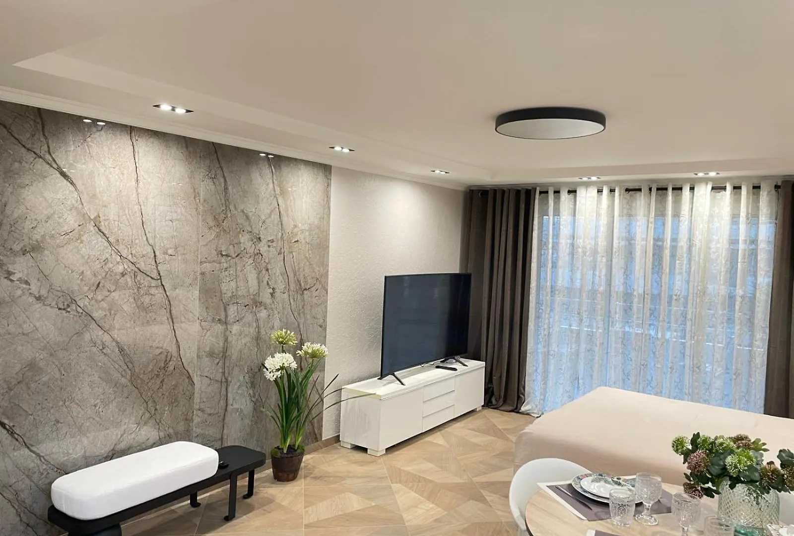 Apartamento Studio Sur La Promenade Des Anglais Avec Vue Mer Originale A 40 M De La Plage Niza